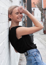 Laden Sie das Bild in den Galerie-Viewer, PURE Polstershirt
